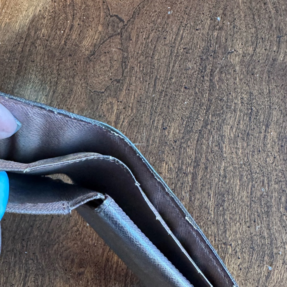LV Wallet - Picture 4 of 13